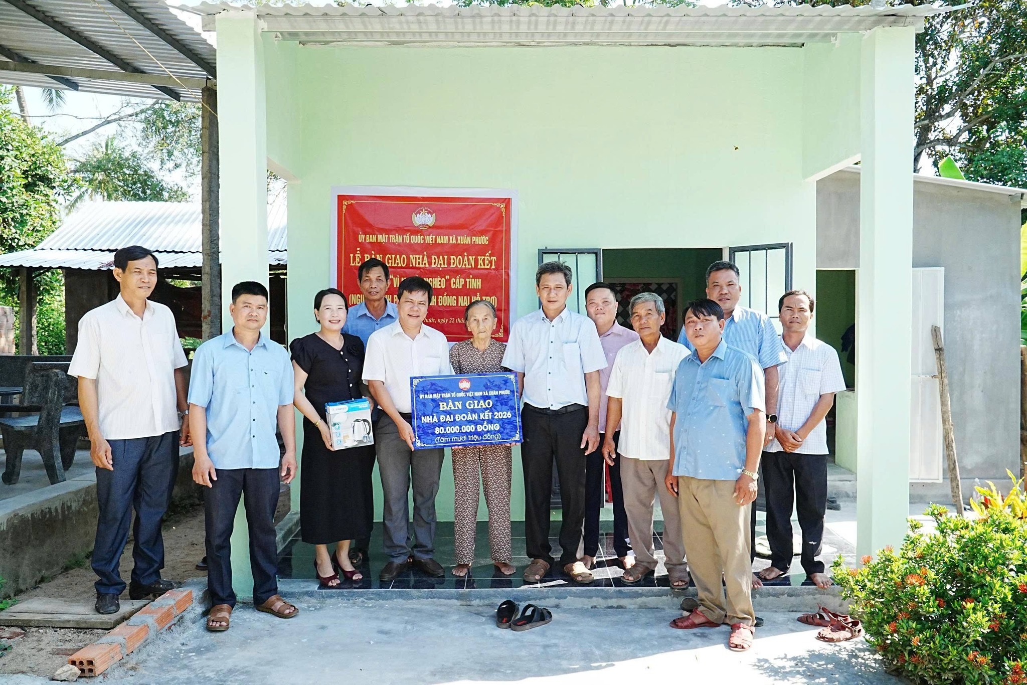 MTTQ Việt Nam xã Xuân Phước bàn giao 02 căn nhà "Đại đoàn kết"