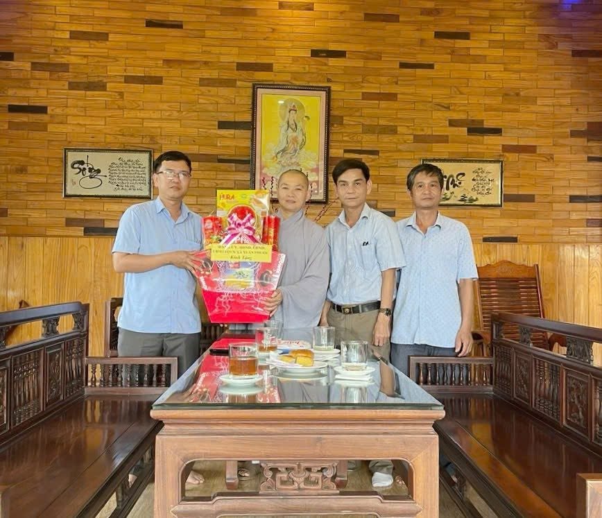 co-nhon-hoa-2