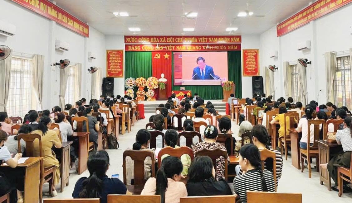XUÂN PHƯỚC THAM DỰ TRỰC TUYẾN HỘI NGHỊ TOÀN QUỐC NGHIÊN CỨU, HỌC TẬP, QUÁN TRIỆT VÀ TRIỂN KHAI THỰC HIỆN MỘT SỐ NGHỊ QUYẾT, CHỈ THỊ CỦA BỘ CHÍNH TRỊ