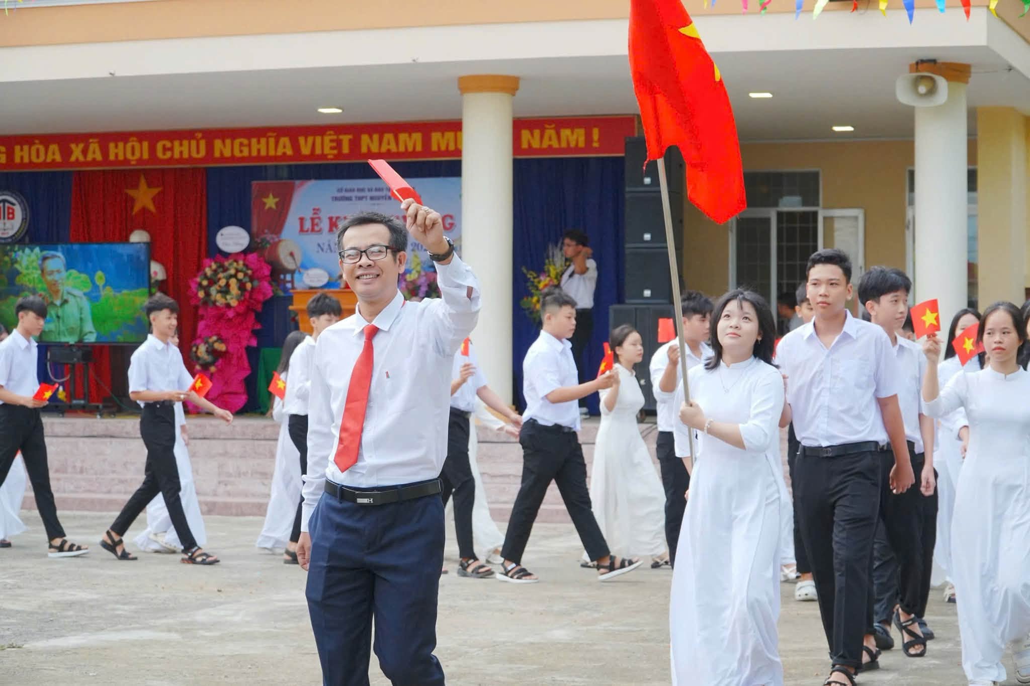 khai-giang-24