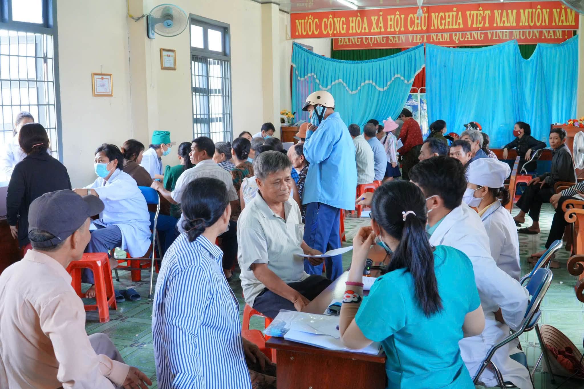 XÃ XUÂN PHƯỚC TỔ CHỨC ĐỢT KHÁM SỨC KHỎE ĐỊNH KỲ/ KHÁM SÀNG LỌC ĐỢT 8