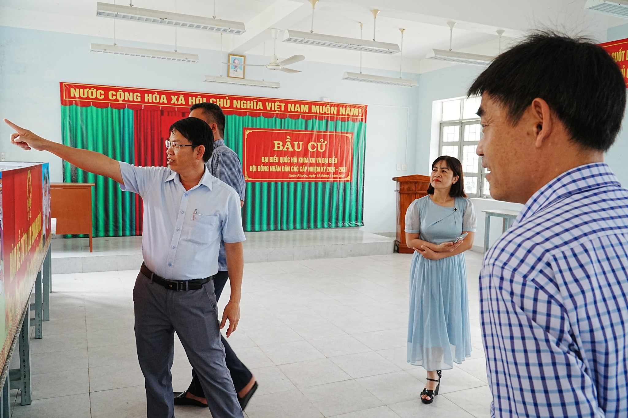 lanh-dao-kt-bau-cu-10jpg