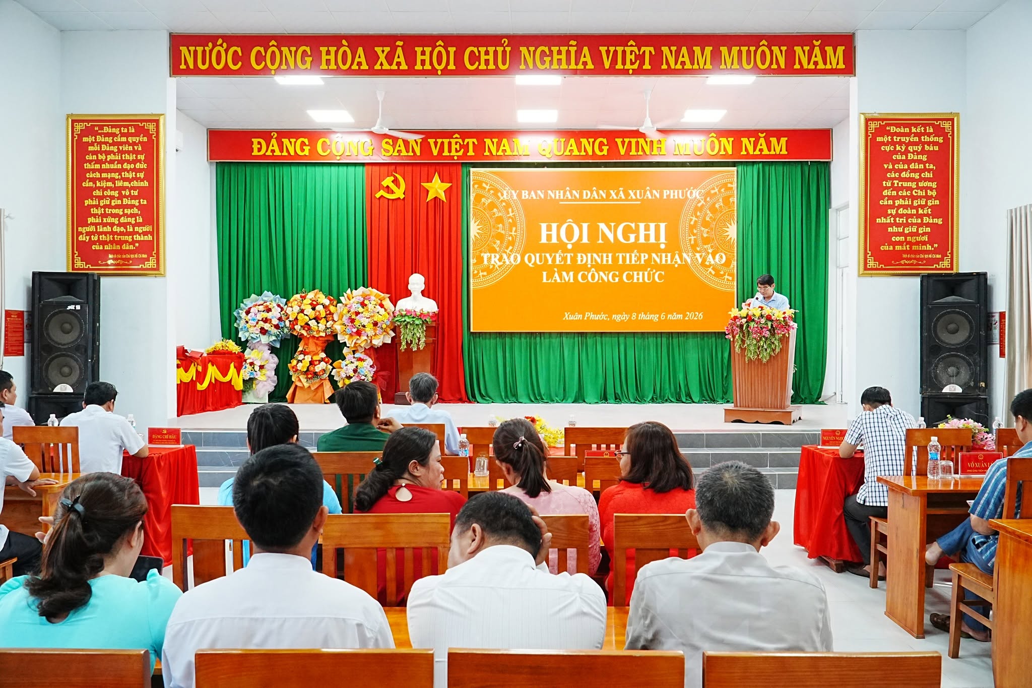 Xã Xuân Phước tổ chức Hội nghị công bố quyết định tiếp nhận công chức
